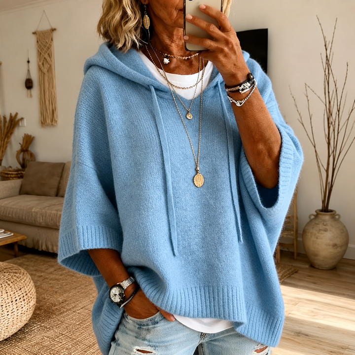 Lea – Błękitny sweter ponczo