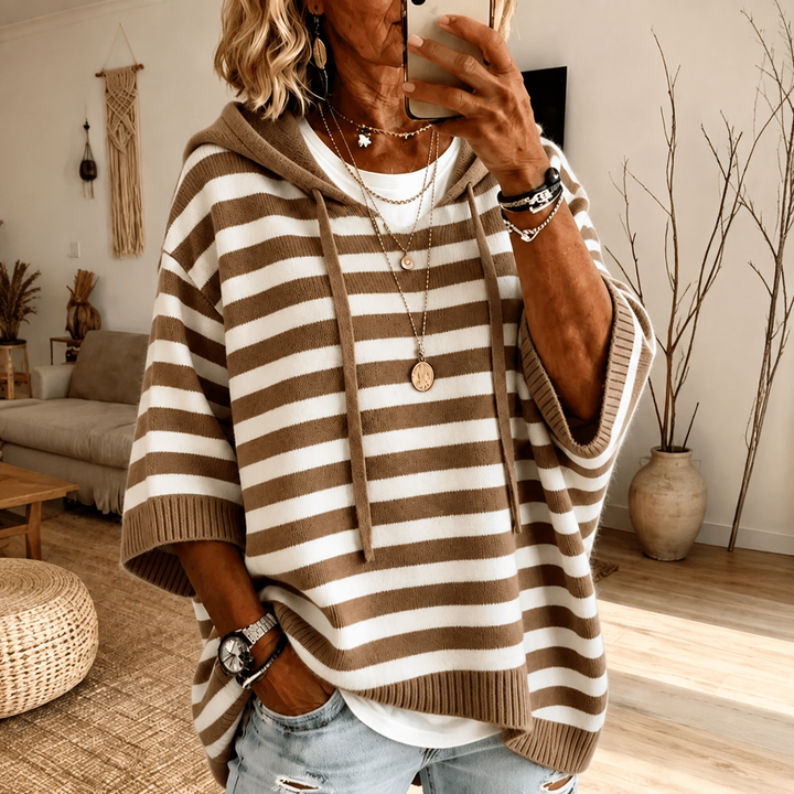 Mathilde – Sweter ponczo w paski w kolorze taupe