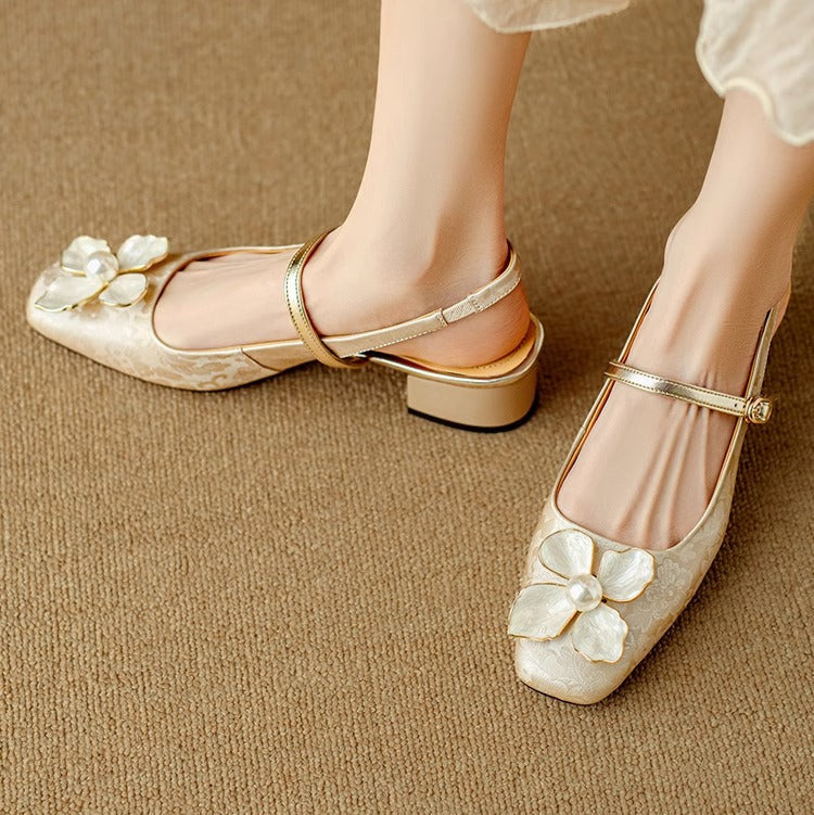 Matylda – Eleganckie damskie buty z kwiatowym detalem